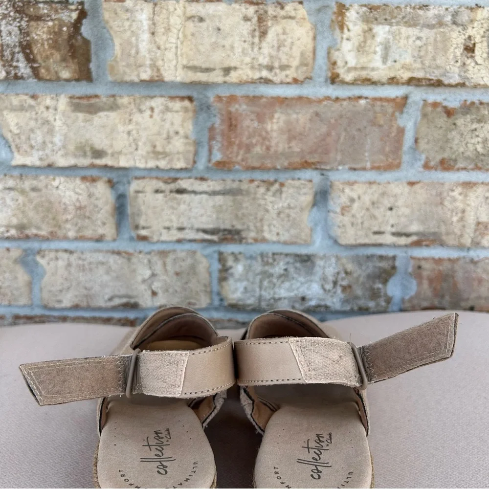 Clarks Lafley‎ Krissy 26134502 Womens Sand Leather Strap Wedges Heels Shoes 9.5M